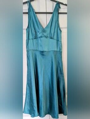 Ann Taylor Loft Silk size 2P Dress